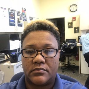 Meet your Posher, Devora